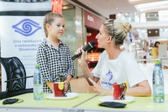 Adela spovedá Elenku