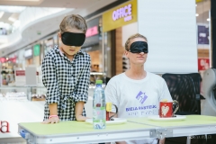 Adela a Elenka s klapkami súťažia